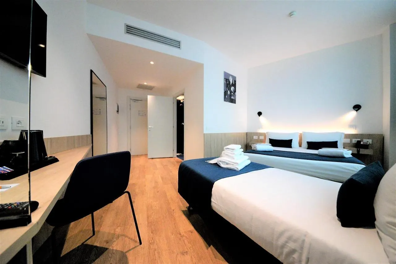 Air Rooms Rome Airport By Hellosky Fiumicino Italy